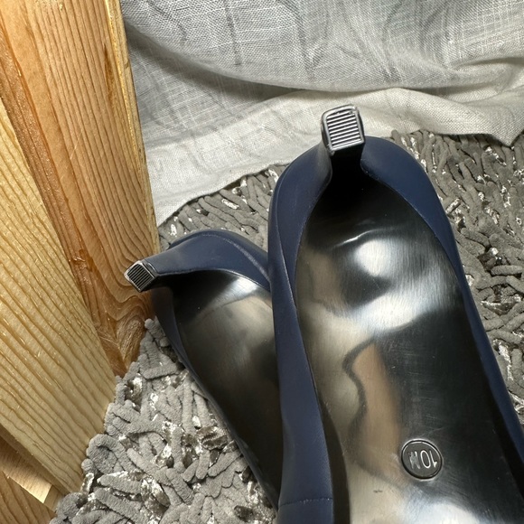 Calvin Klein Blue Heel size 10 NWOT - Picture 9 of 9